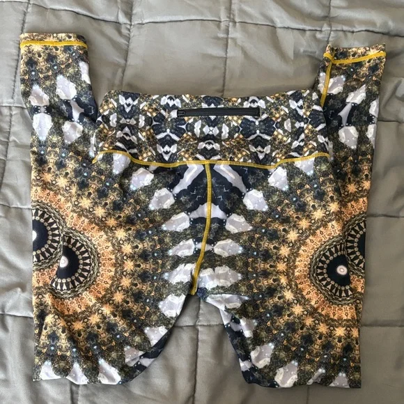 Wolven Noor Print Leggings and Top - Picture 6 of 10